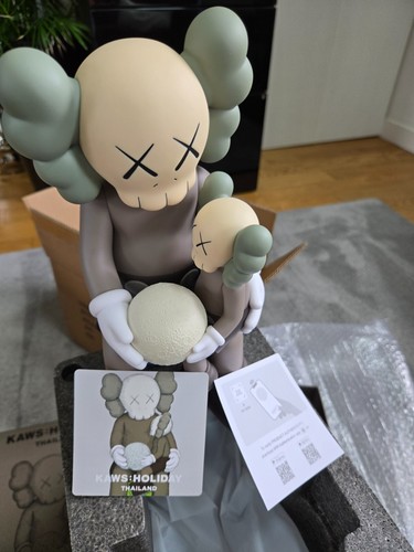 Kaws holiday thailand - holiday,