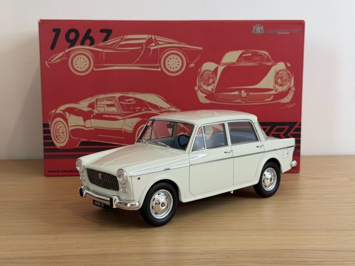 Laudoracing models fiat - 1/18,