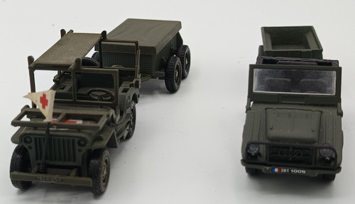 Lot camions militaire - de,
