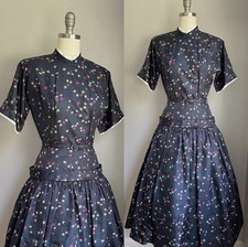 Vintage 1950’s Rockabilly Pin Up Atomic Floral Full Skirt Dress XS