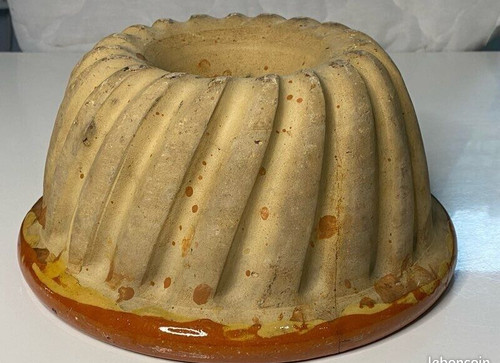 Ancien moule kouglof terre - en,