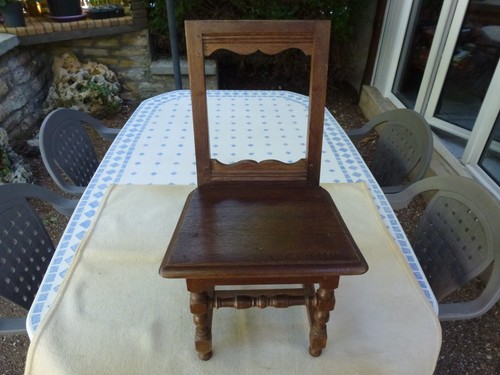 Ancienne petite chaise - ancienne,