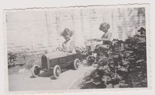 Antique Photo ?️ Kids Knokke 1935 Car Pedals Tricycle Garden ?