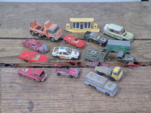 Lot ancienne petite voiture - petite,