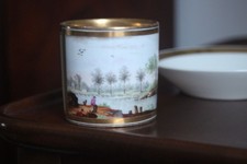 Tasse litron en porcelaine de Paris, fin XVIIIe, Paysage lacustre