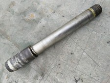 Axe roue avant SUZUKI 750 gsxr