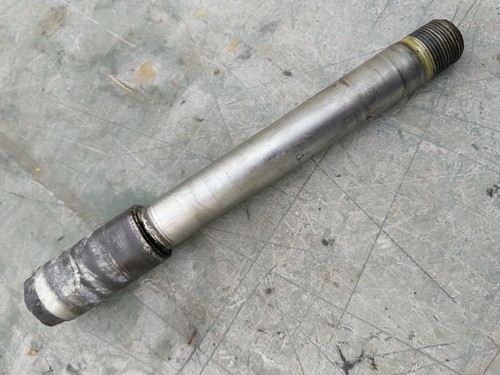 Axe roue avant suzuki 750 - axe,