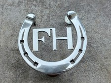 Horseshoe Cooler Mascot Horseshoe Car Badge Mascot Mascotte 