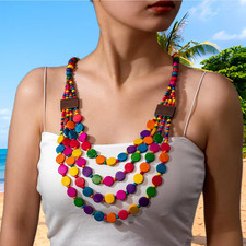 Collier en bois coloré pour