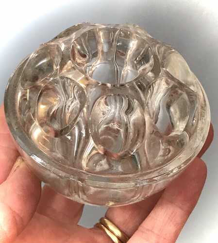 Ancien vase pique - -fleurs, boule