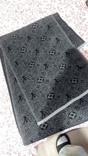 écharpe louis vuitton