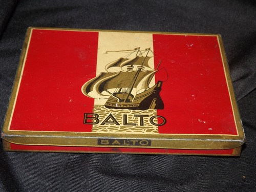 Ancienne boîte pour - ancienne, 50