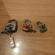 Lot De Trois Cadenas Anciens