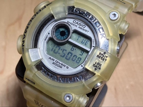 Montre quartz numérique - à,