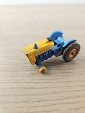 Véhicule miniature ancien