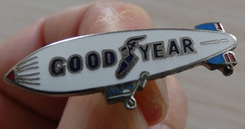 Rare pin pneu goodyear - pin's,