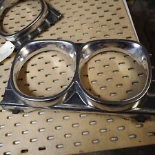 Chevrolet Impala SS 1967 Entourages Droit Et Gauche Phares