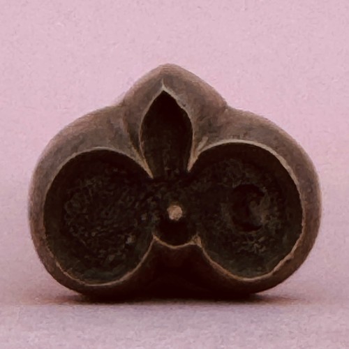 Emporte piece outil ancien