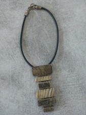 LA TRIBU RIGAUX - COLLIER