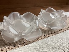 Deux anciens abat-jour tulipe