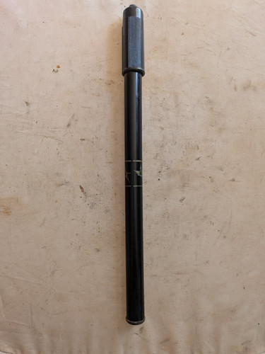 Ancienne pompe vélo - à,