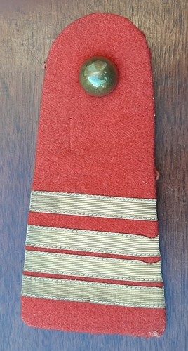 Relique épaulette rouge - 1,