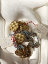 Lot de boutons anciens