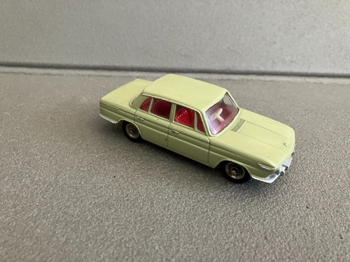 Ancienne voiture miniature bmw - voiture,