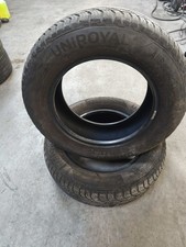 Lot de 2 pneus Uniroyal