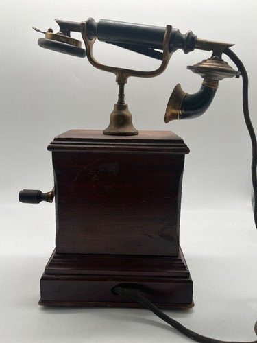 Ancien téléphone - , à