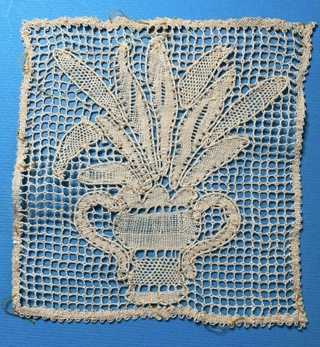 Dentelle ancienne 3 carres - 3,