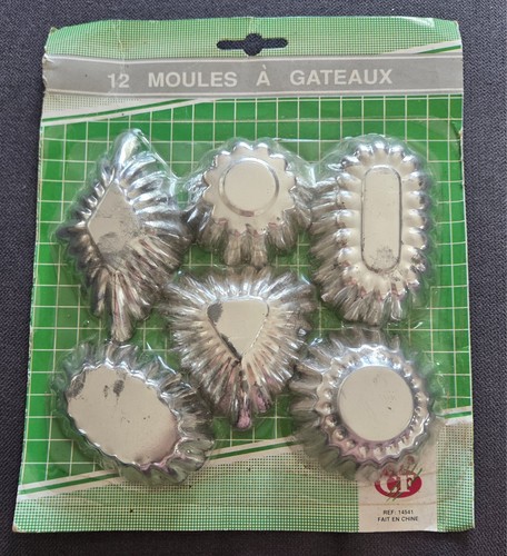 Lot anciens moules à - 12,