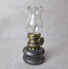 Petite Lampe à Huile Ancienne