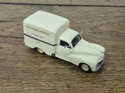 Voiture miniature peugeot - miniature,