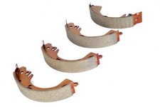 Jeu de mâchoires de frein LPR 05260 pour MITSUBISHI TREDIA (A21_) 1.6 1982-1987