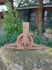 Ancienne poulie de porte de