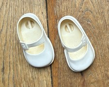 Paire de Chaussures à Brides
