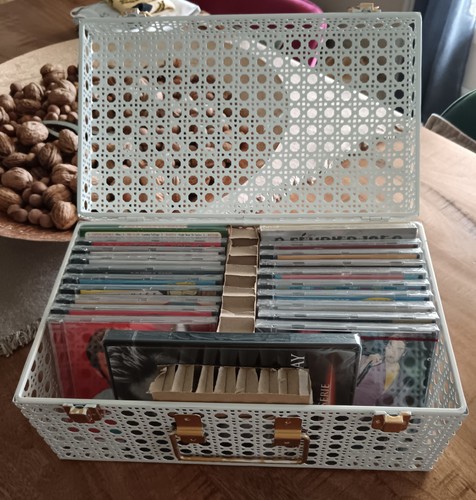 Lot jukebox magazine - lot,