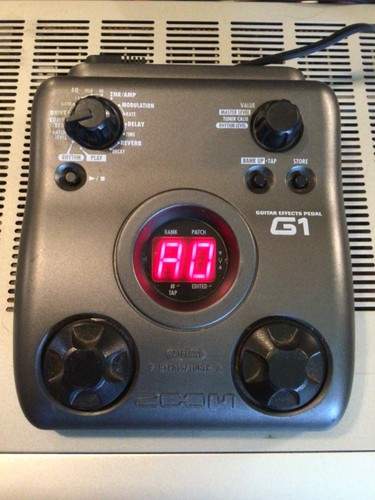 Zoom guitar effects pedal - guitar,