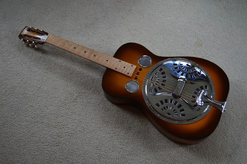 Round neck 1994 - , dobro