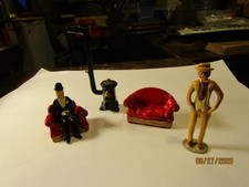 Pixi Moulinsart TINTIN  Mini-series Man in Tuxedo Sitting Chair Sofa Wood Stove