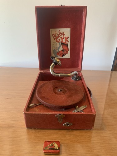 Gramophone baby gyk - gyk, a