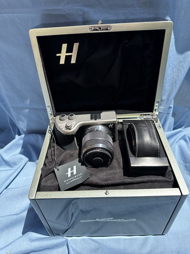 New hasselblad lunar - hasselblad,