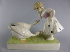 FILLETTE ET OIE FERMIERE