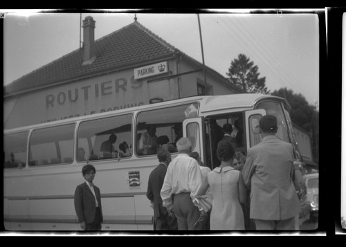 Portrait groupe voiture - +,