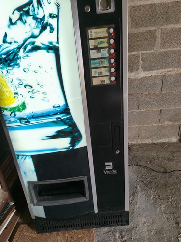 Distributeur automatique - distributeur,