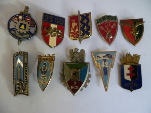 Lot insignes militaire pucelle - insignes,