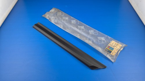 Baguette moulure aile avant - moulure,