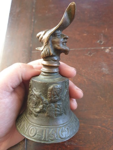 Cloche ancienne bronze - cloche, old