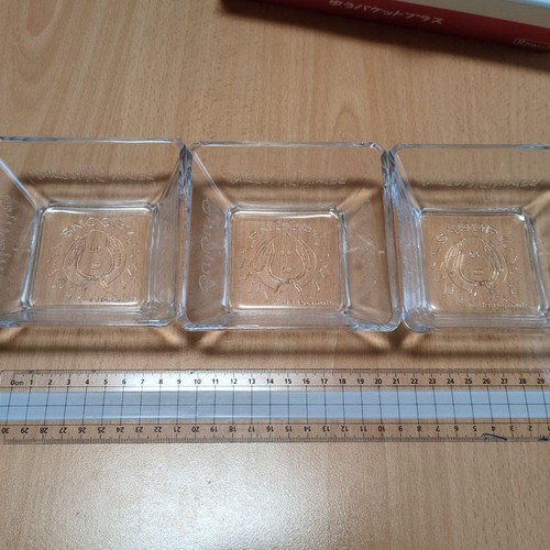 Plats carrés verre - en,